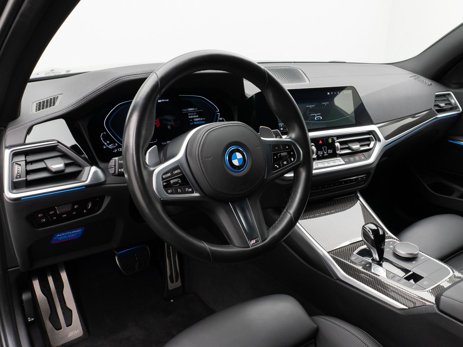 Fahrzeugabbildung BMW 320e M Sport HiFi DAB PDC Fernlichtassist 19Zoll