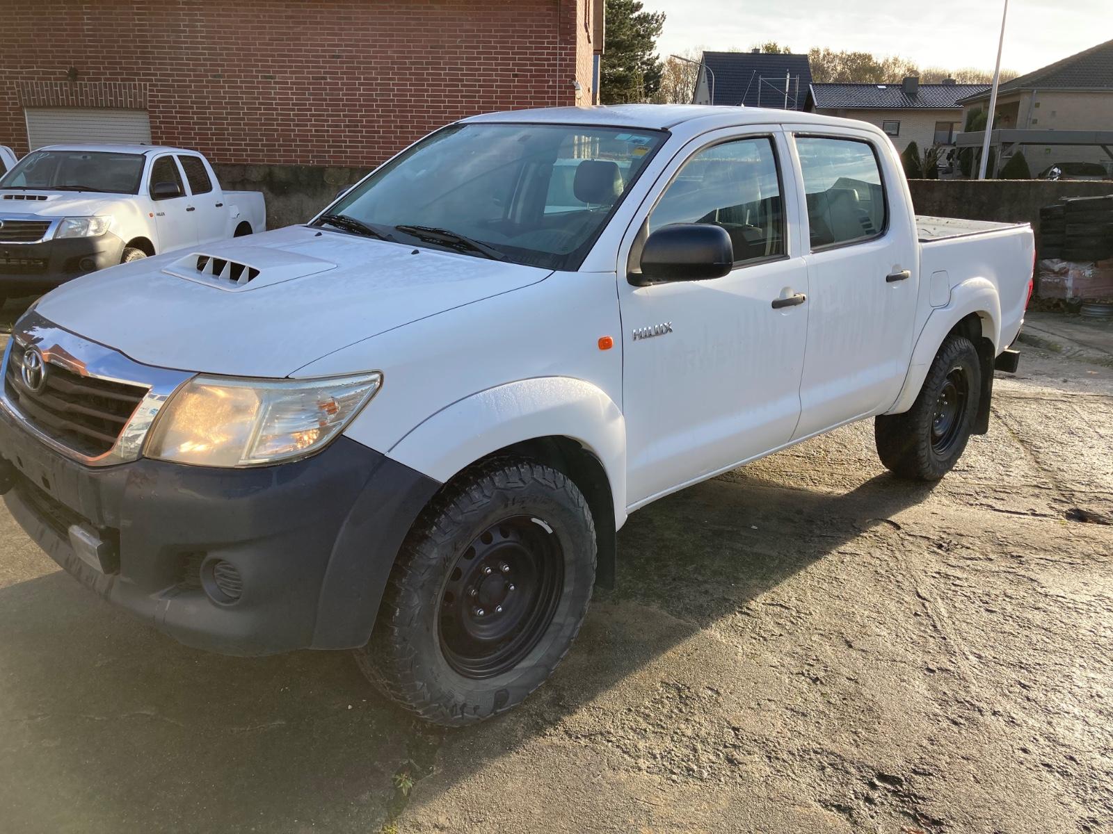 Toyota Hilux Double Cab,AC,4x4,nettoexp:14200€