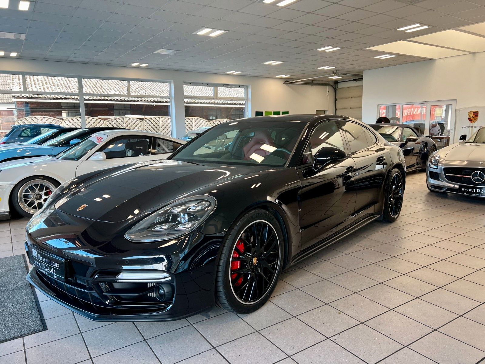 Fahrzeugabbildung Porsche Panamera GTS Panorama, ACC, Hinterachslenkung