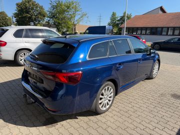 Toyota Avensis - 4