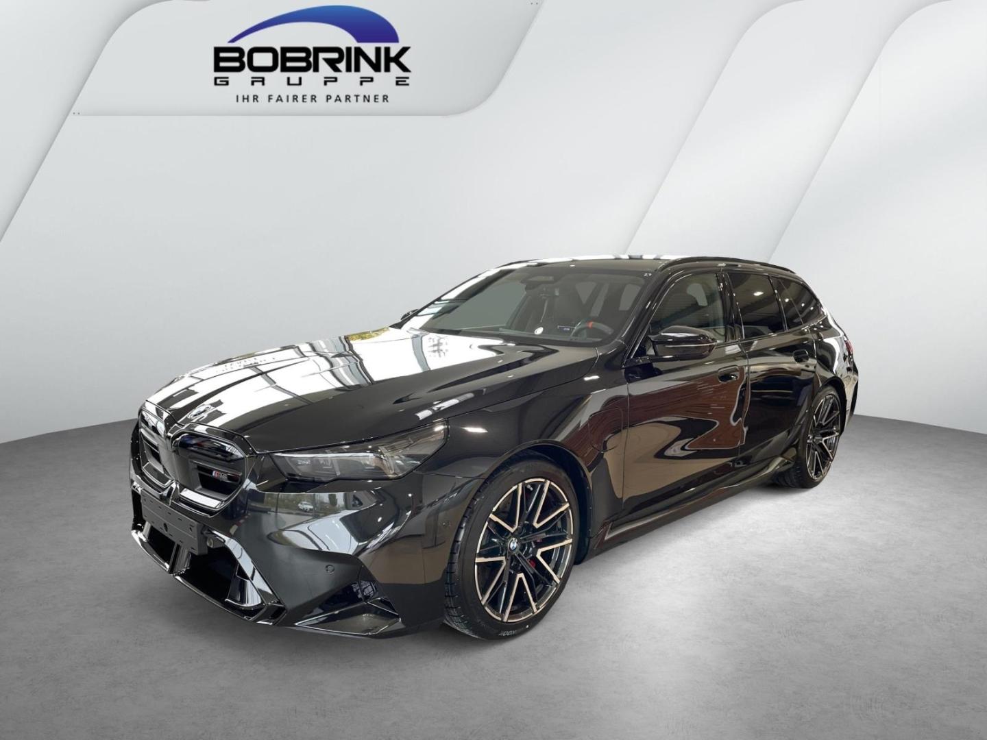 BMW M5 Touring Hybrid M Driver’s Pack Pano AHK B&W