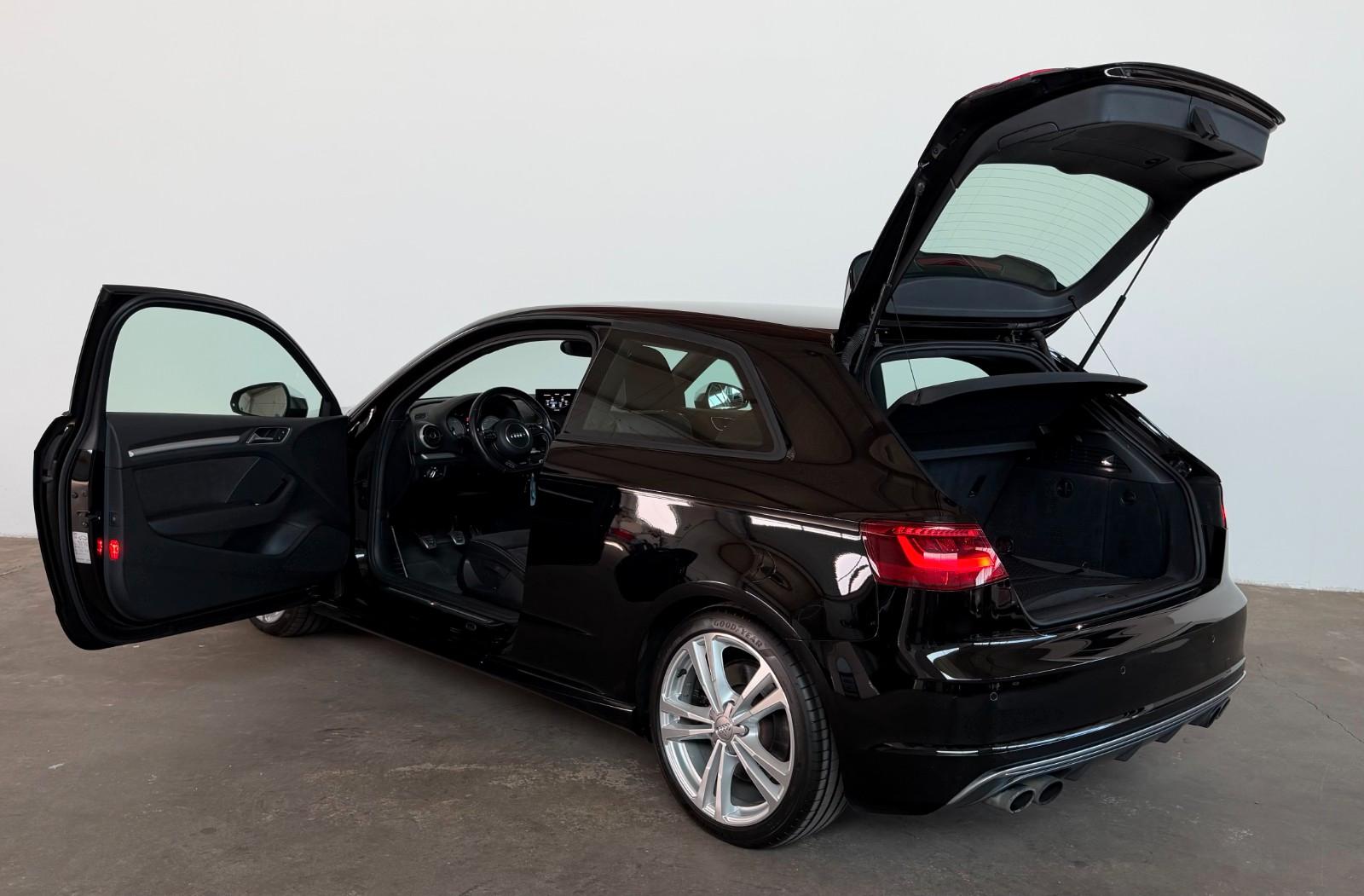 Audi S3 8V 2.0 TFSI QUATTRO 1.HAND SCHECKHEFT 8FACH