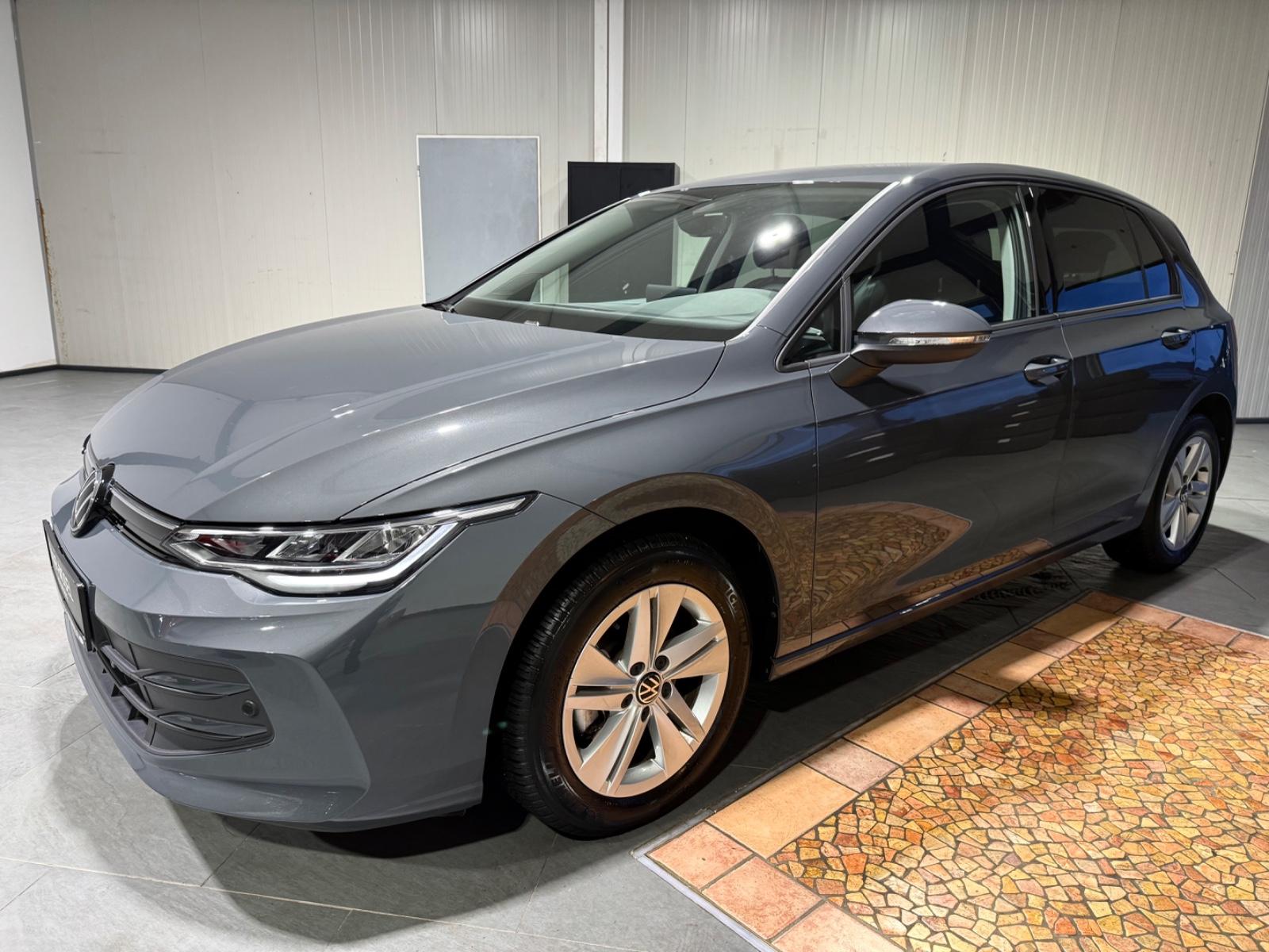 Volkswagen Golf VIII 1.5 eTSI Life *2 JAHRE GARANTIE*