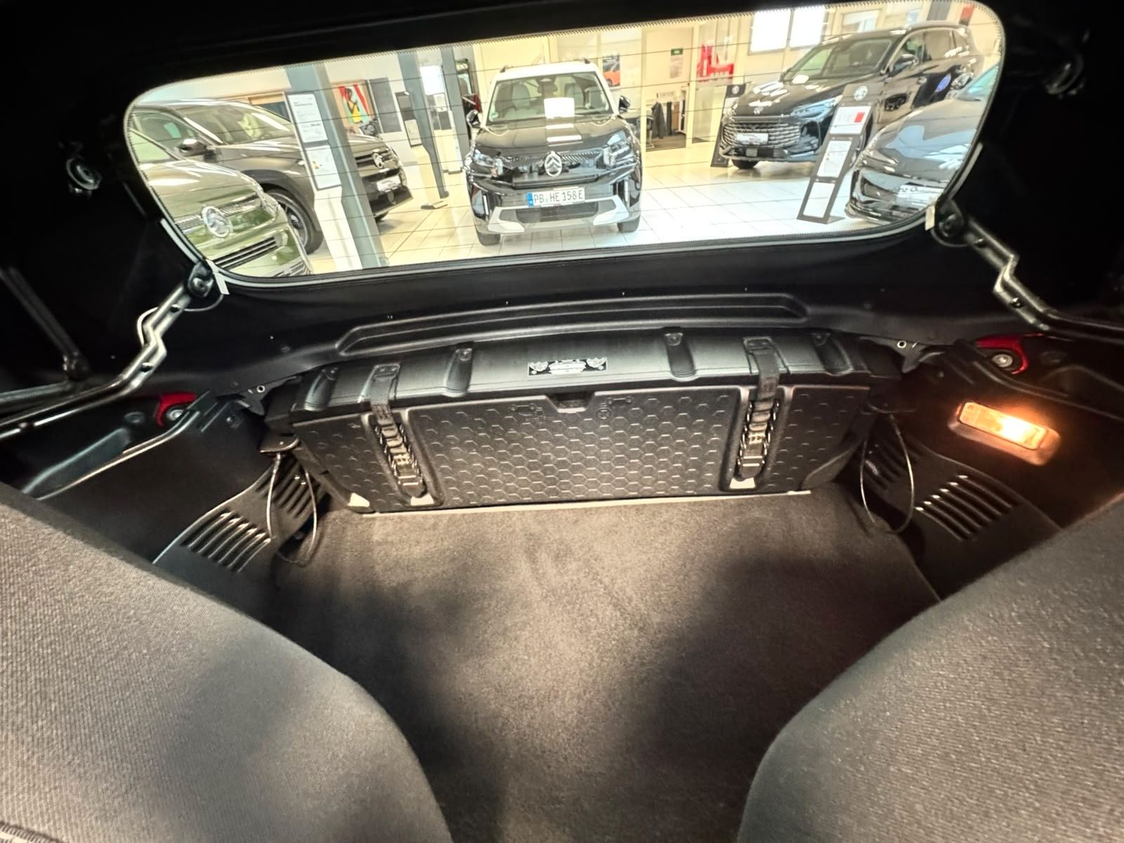 Fahrzeugabbildung Smart ForTwo fortwo cabrio Basis - mit KI generiert/bearbeitet