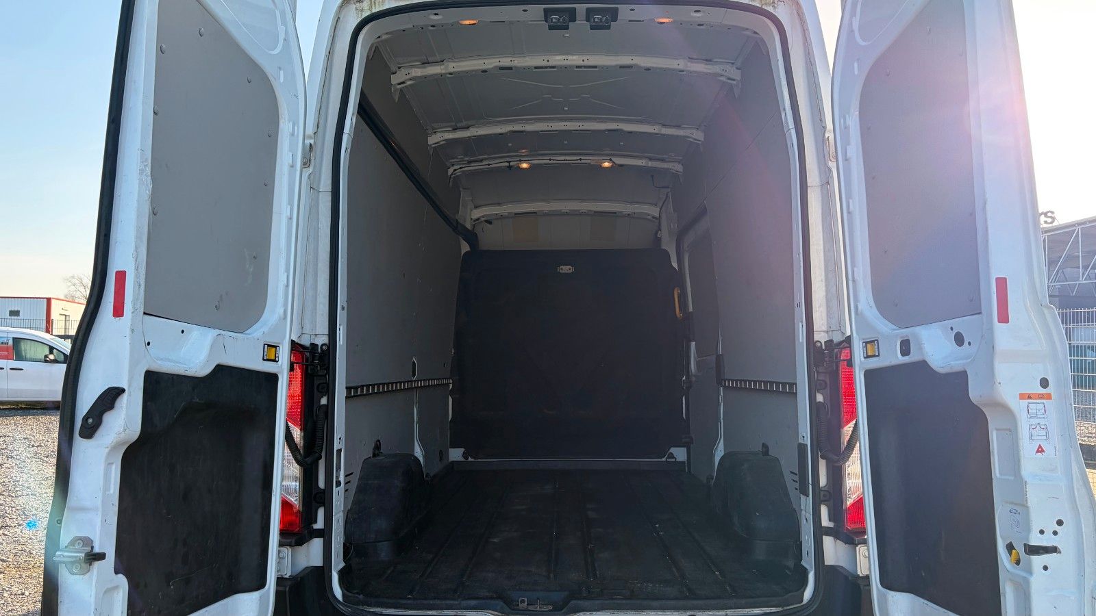 Fahrzeugabbildung Ford Transit Kasten 350 L3 Trend AHK