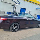 Mercedes-Benz E 300 Autom. -Cabriolet - Mercedes-Benz E 300 mit Benzin-Antrieb: Cabrio