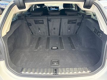 BMW 320d xDrive Touring Head-Up HiFi DAB LED RFK