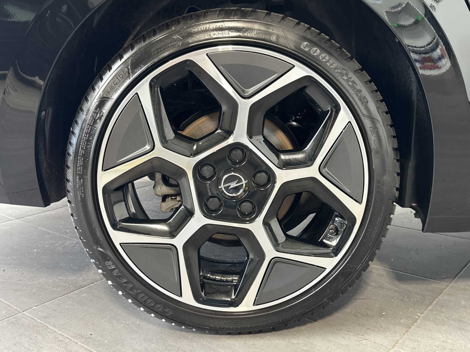 Fahrzeugabbildung Opel Astra SpT 1.5 D Aut. GS NAV+LED+PANO+18ZOLL+1HD