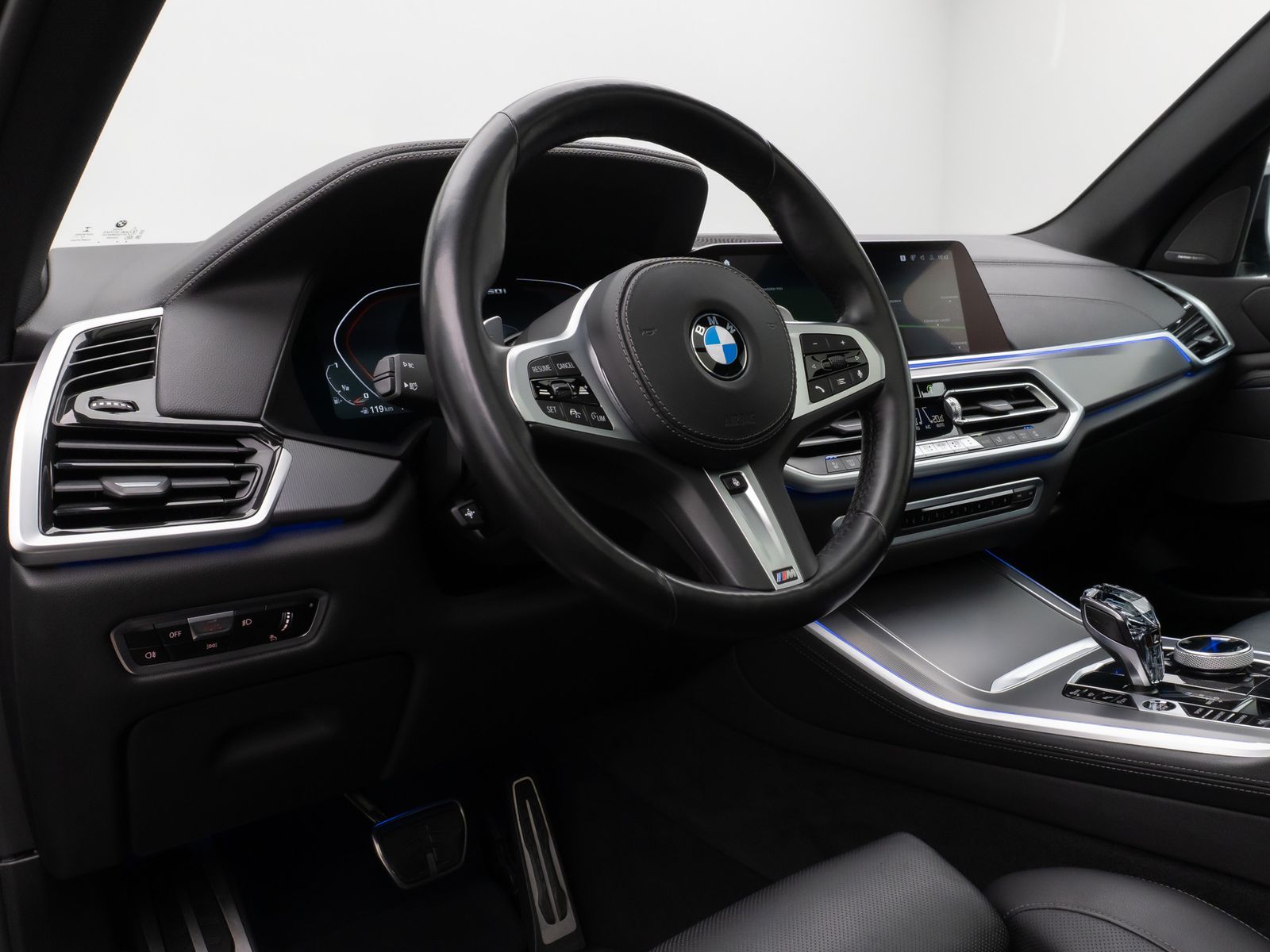 Fahrzeugabbildung BMW X5 M50i Panorama 360° Laser HUD H/K Individual