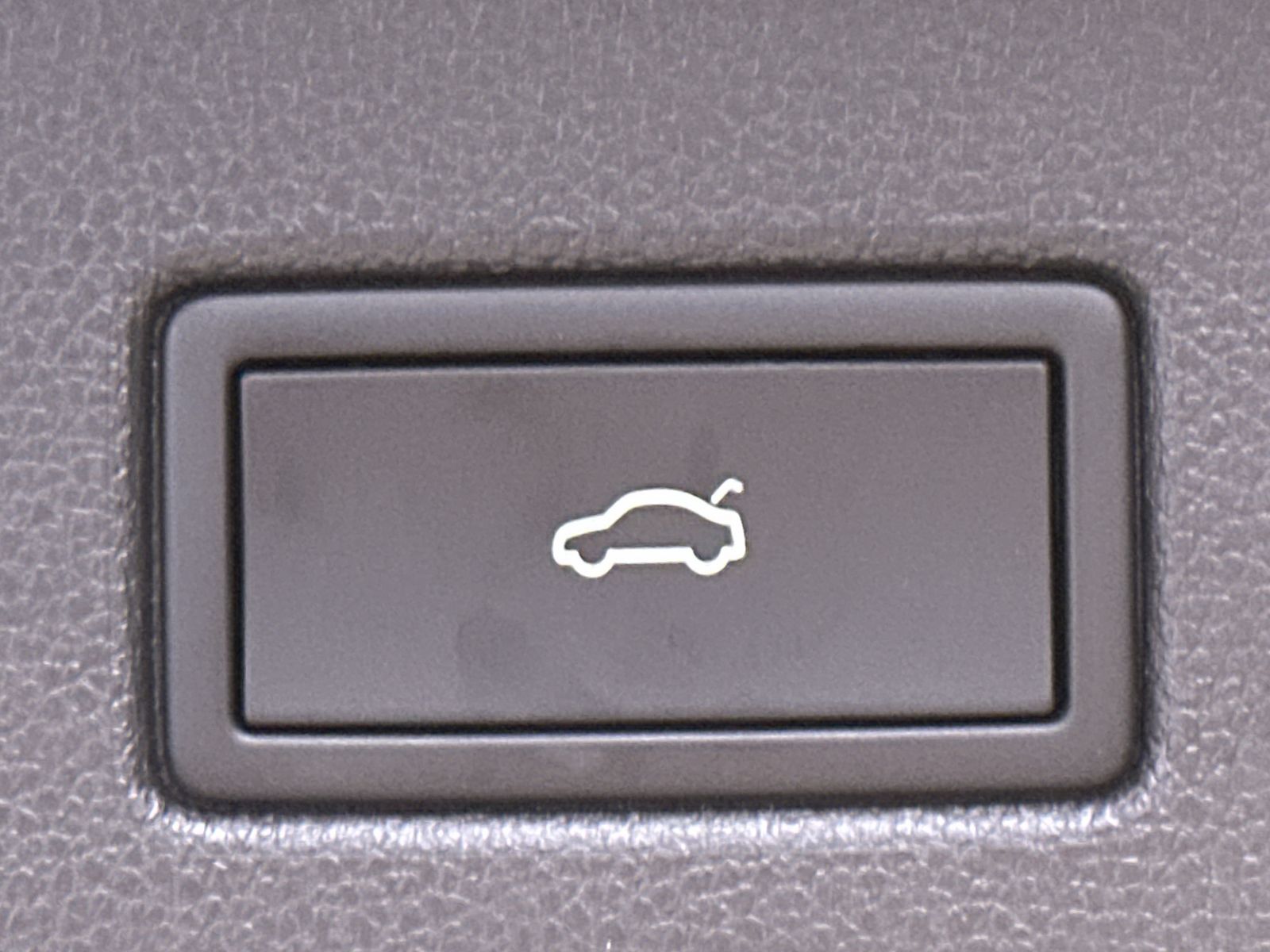 Fahrzeugabbildung Volkswagen Tiguan 2.0 TDI DSG Elegance NAV+MATRIX+ACC+VCOCK