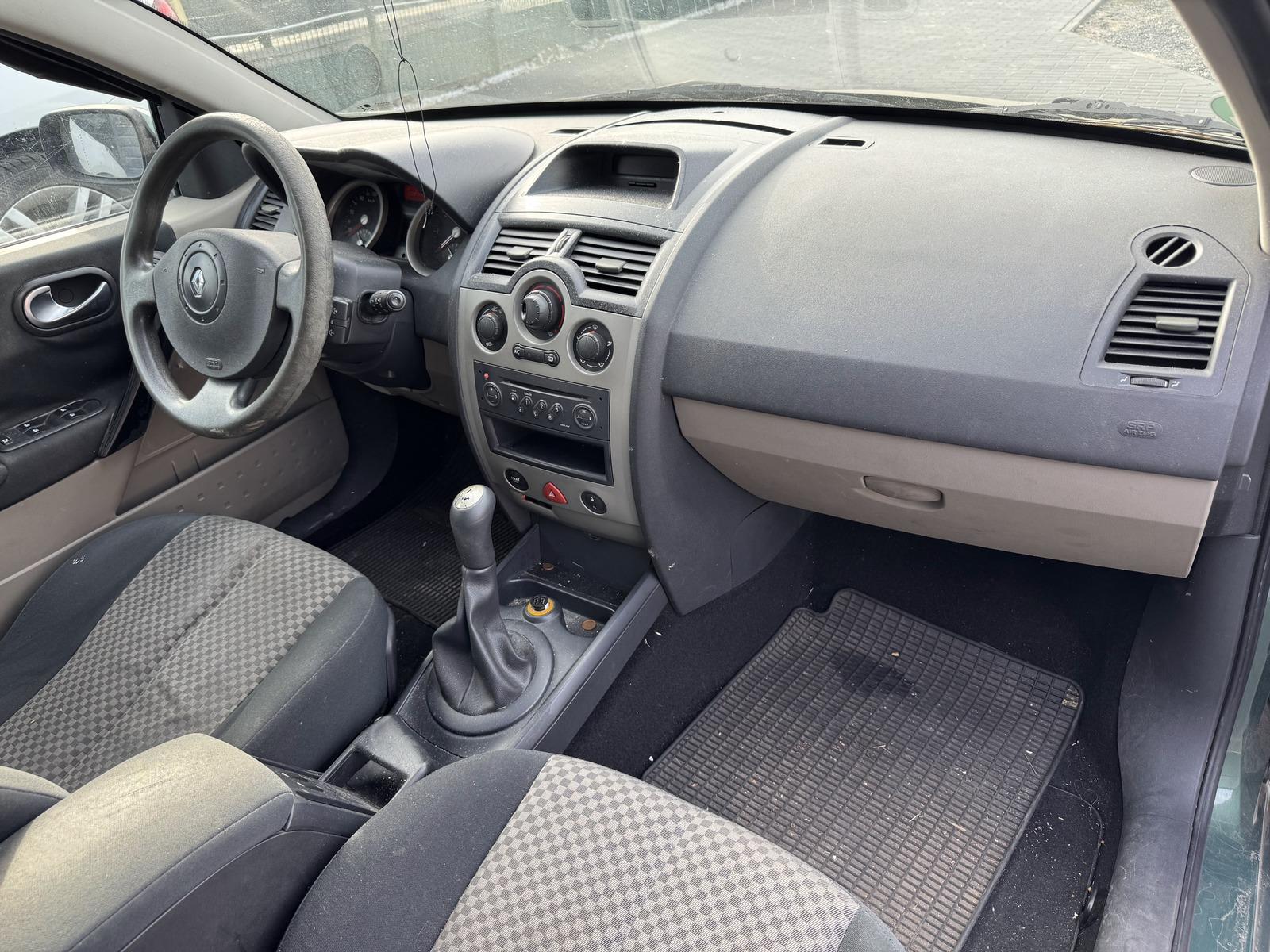 Renault Megane 2004 — photo 17