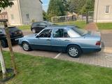 Mercedes-Benz Mercedes W124 E230TÜV, Klima,Hinterachse n... - Mercedes-Benz E 230 aus 1990