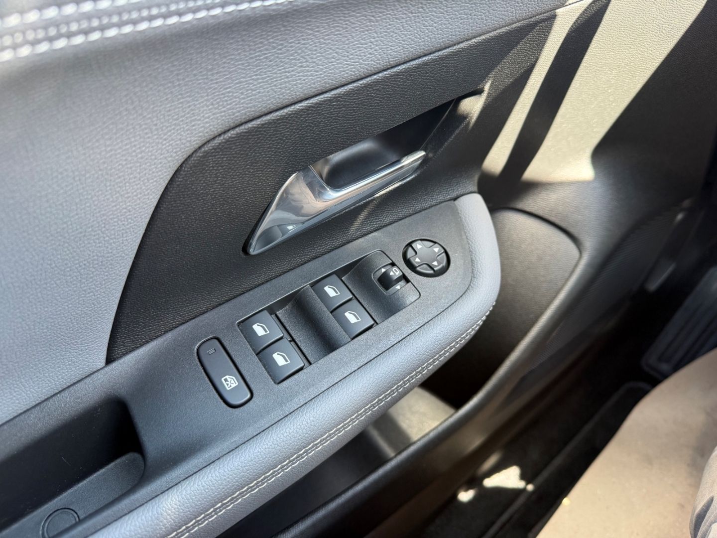 Fahrzeugabbildung Opel Mokka Elegance 1.2 Turbo SHZ+LHZ+Kamera