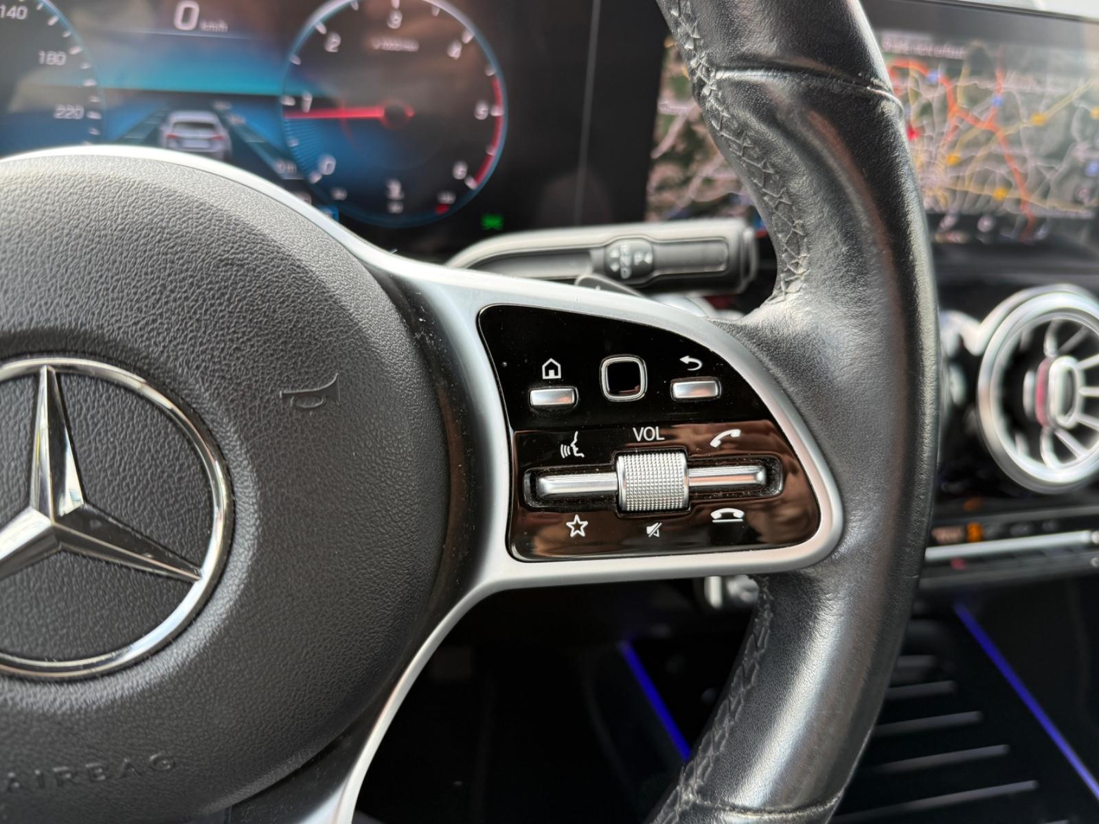 Mercedes-Benz GLB 200d Progressive Business Night Paket Kamera