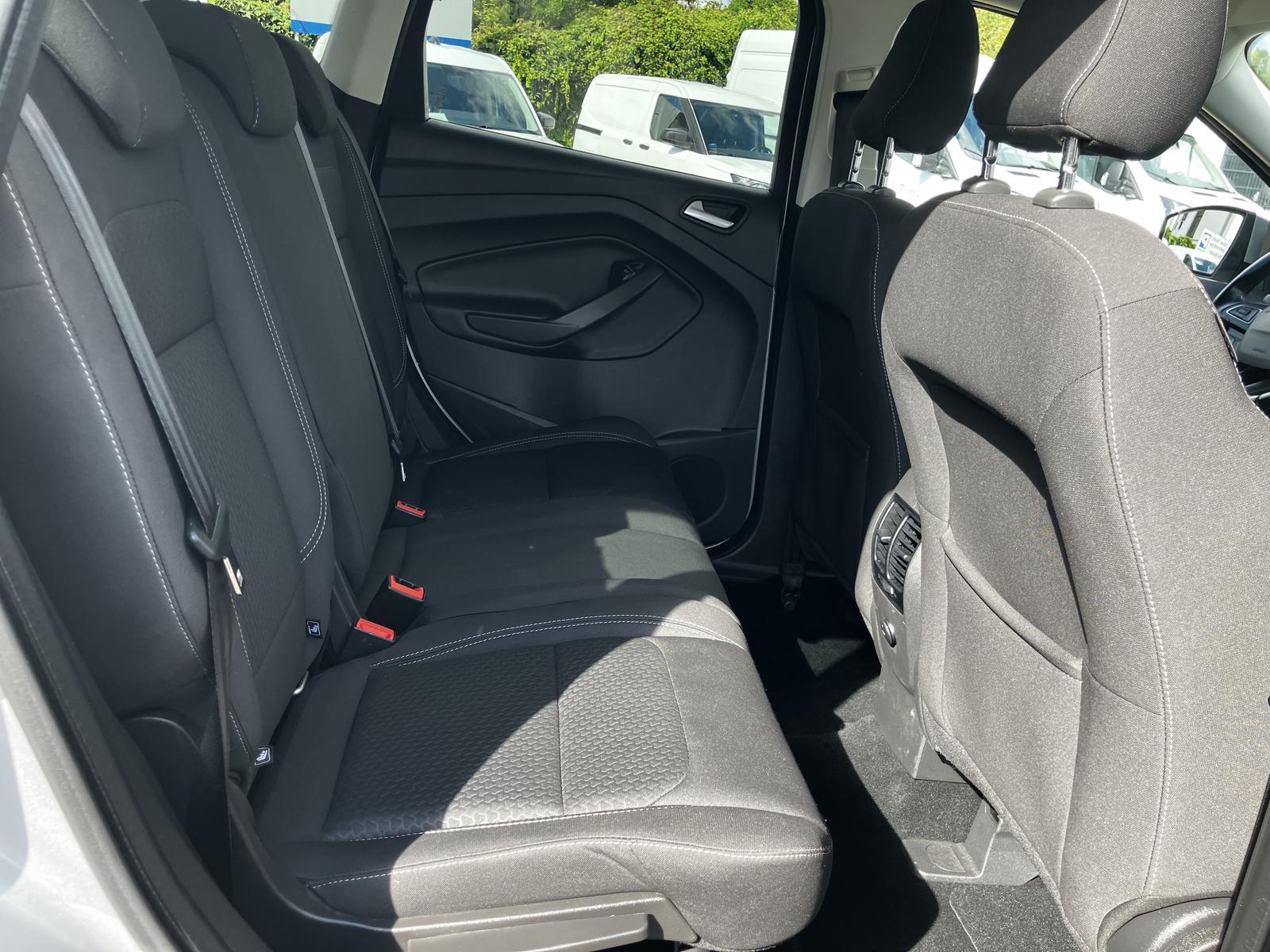 Ford Kuga 1.5 EcoBoost Cool&Connect 4x2 NAVI+XENON+PD