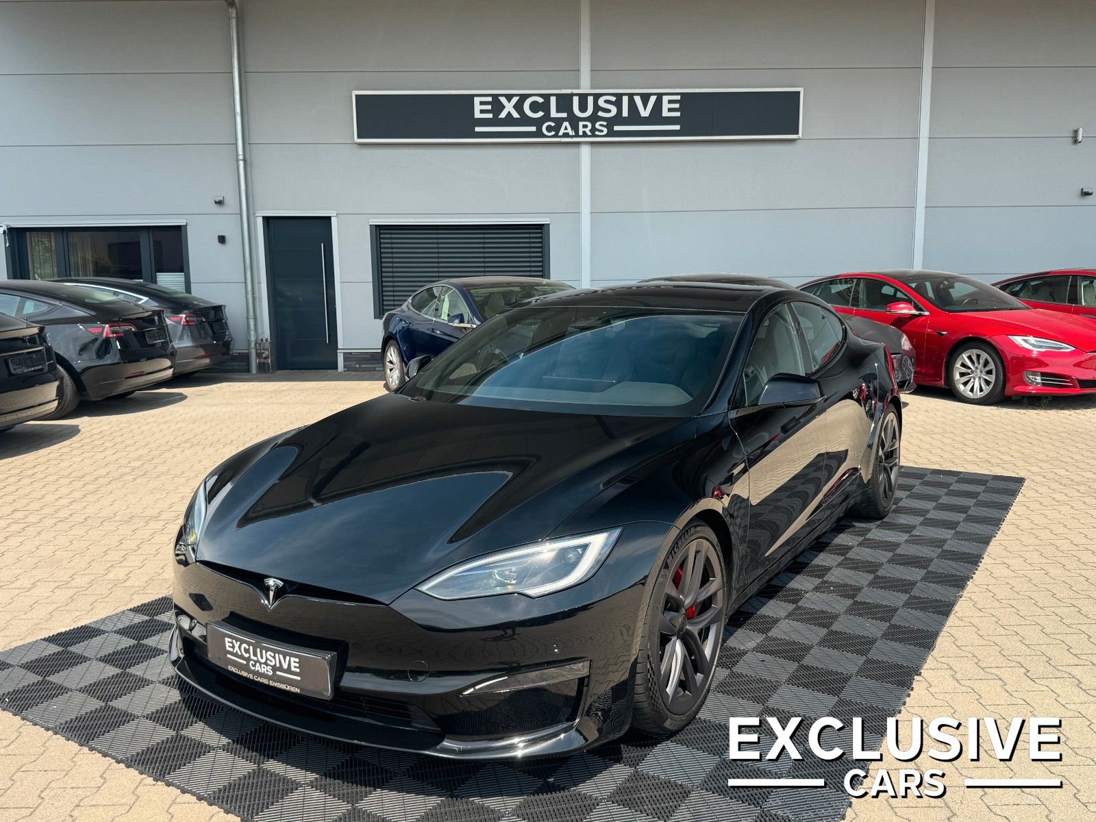 TESLA MODEL S PLAID | MATRIX LED | YOKE | HW4 | VAT |