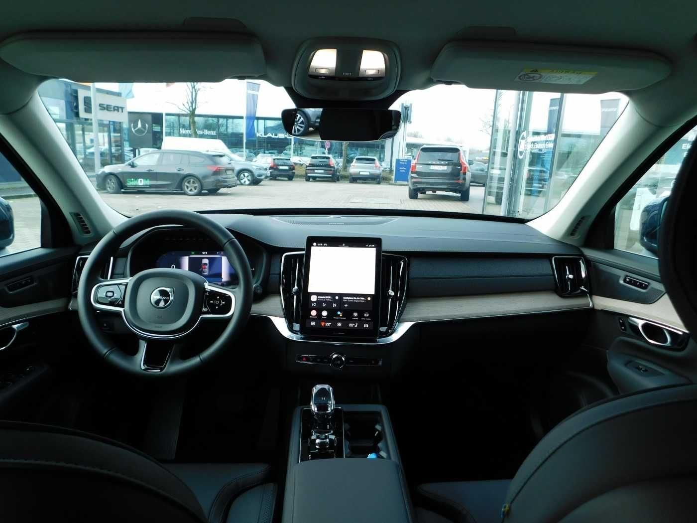 Fahrzeugabbildung Volvo XC90 T8 AWD Plug-in Hybrid Plus Bright