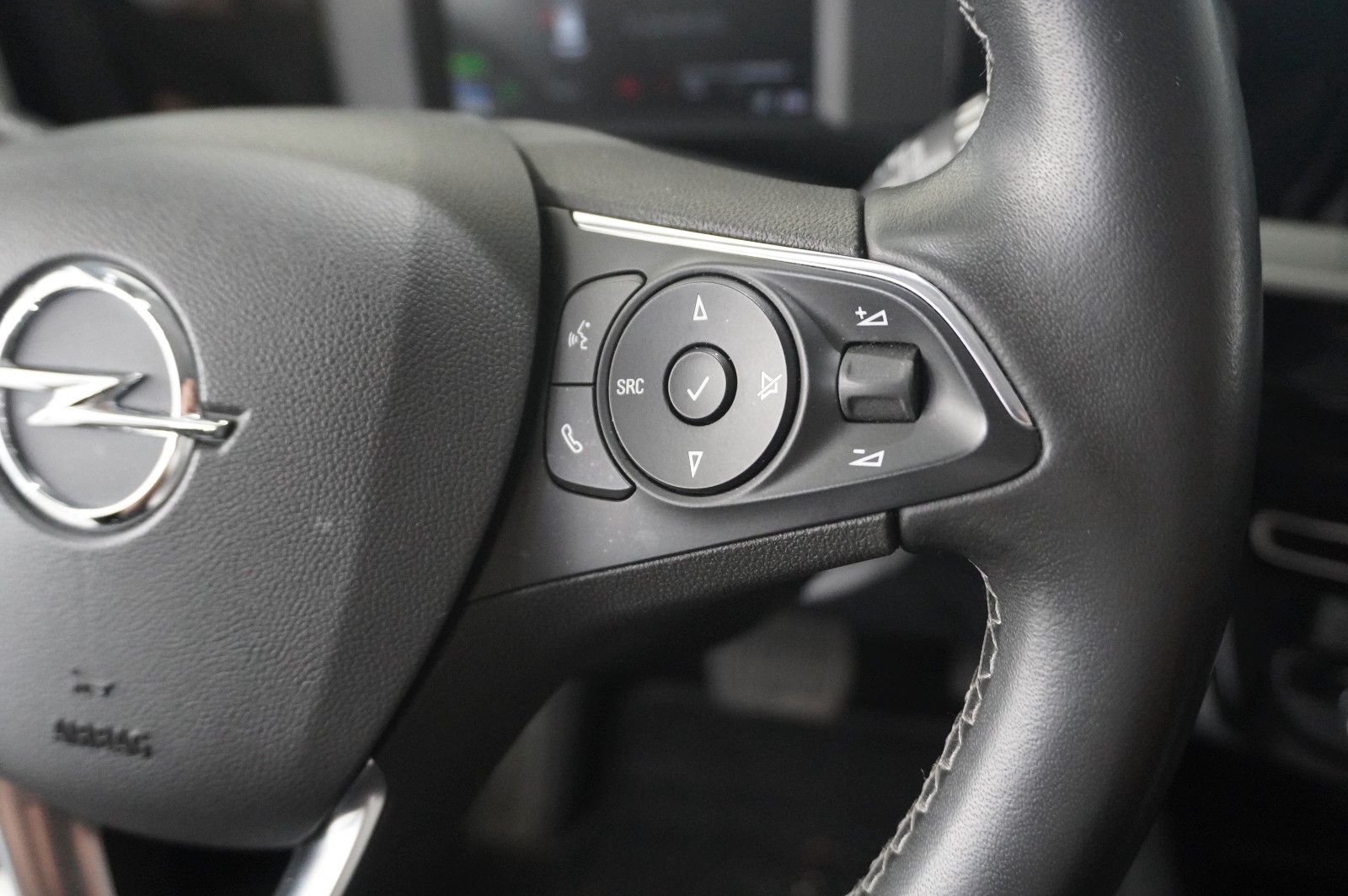 Fahrzeugabbildung Opel Mokka-e ELEGANCE 3-PHASIG NAVI/LED/KAMERA/SPORT