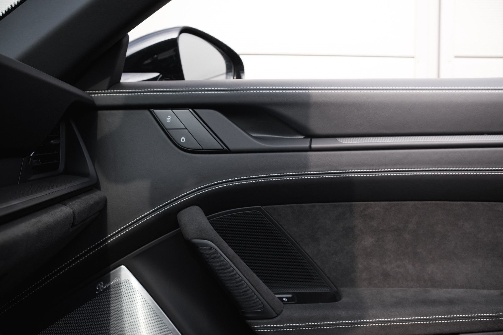 Fahrzeugabbildung Porsche 992/911 Targa 4 GTS-Lift-Inno-Burm.-Nachtsicht
