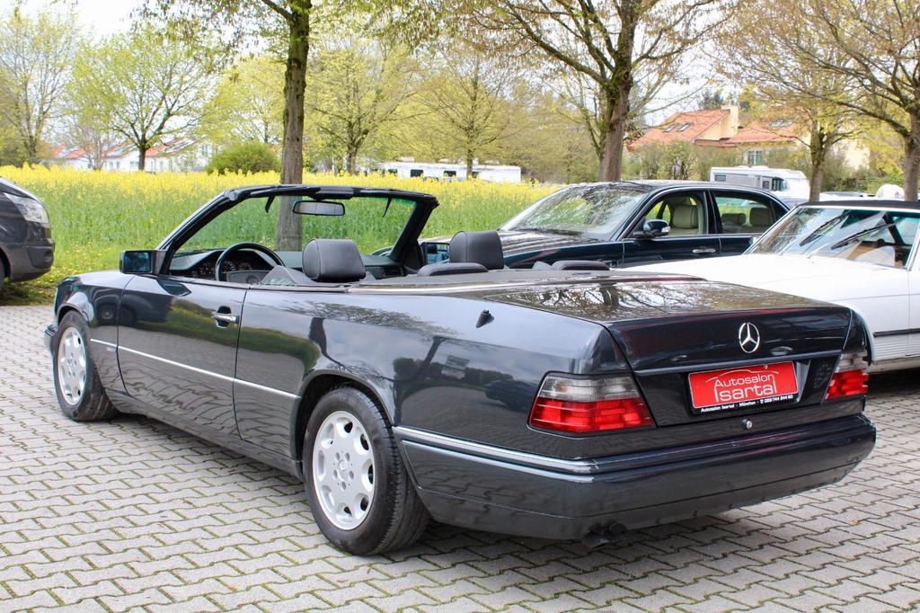 Mercedes-Benz CE 300