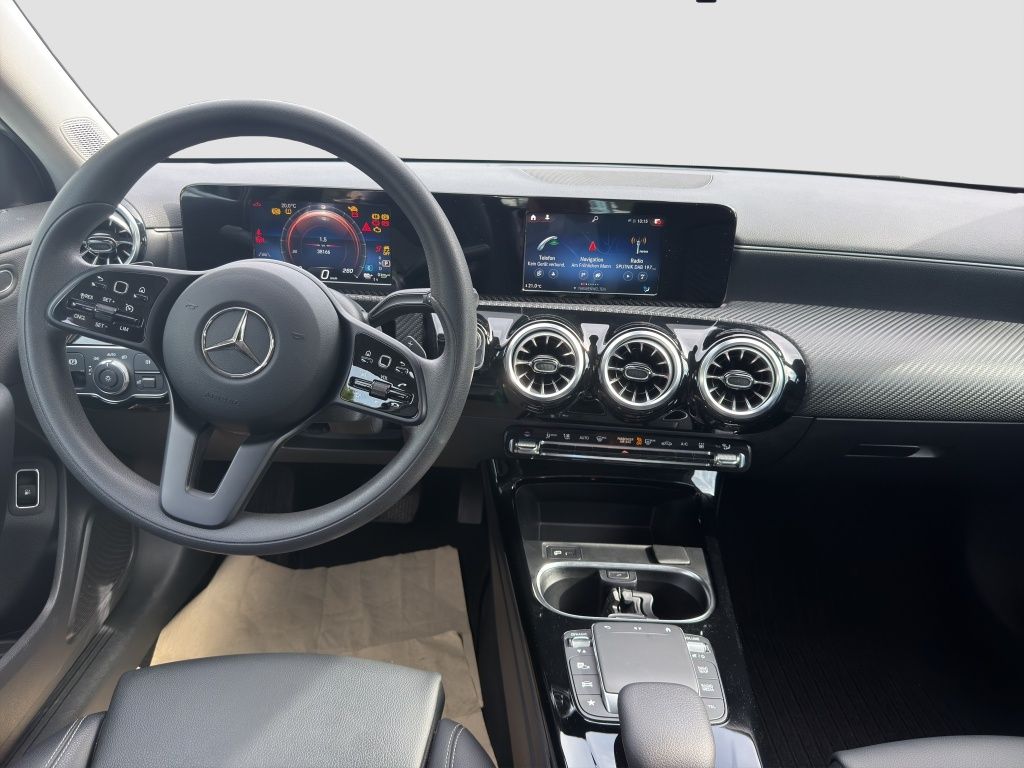 Fahrzeugabbildung Mercedes-Benz A 250 e Kompaktlimousine LED*Nav*SpurH*PDC*RFK