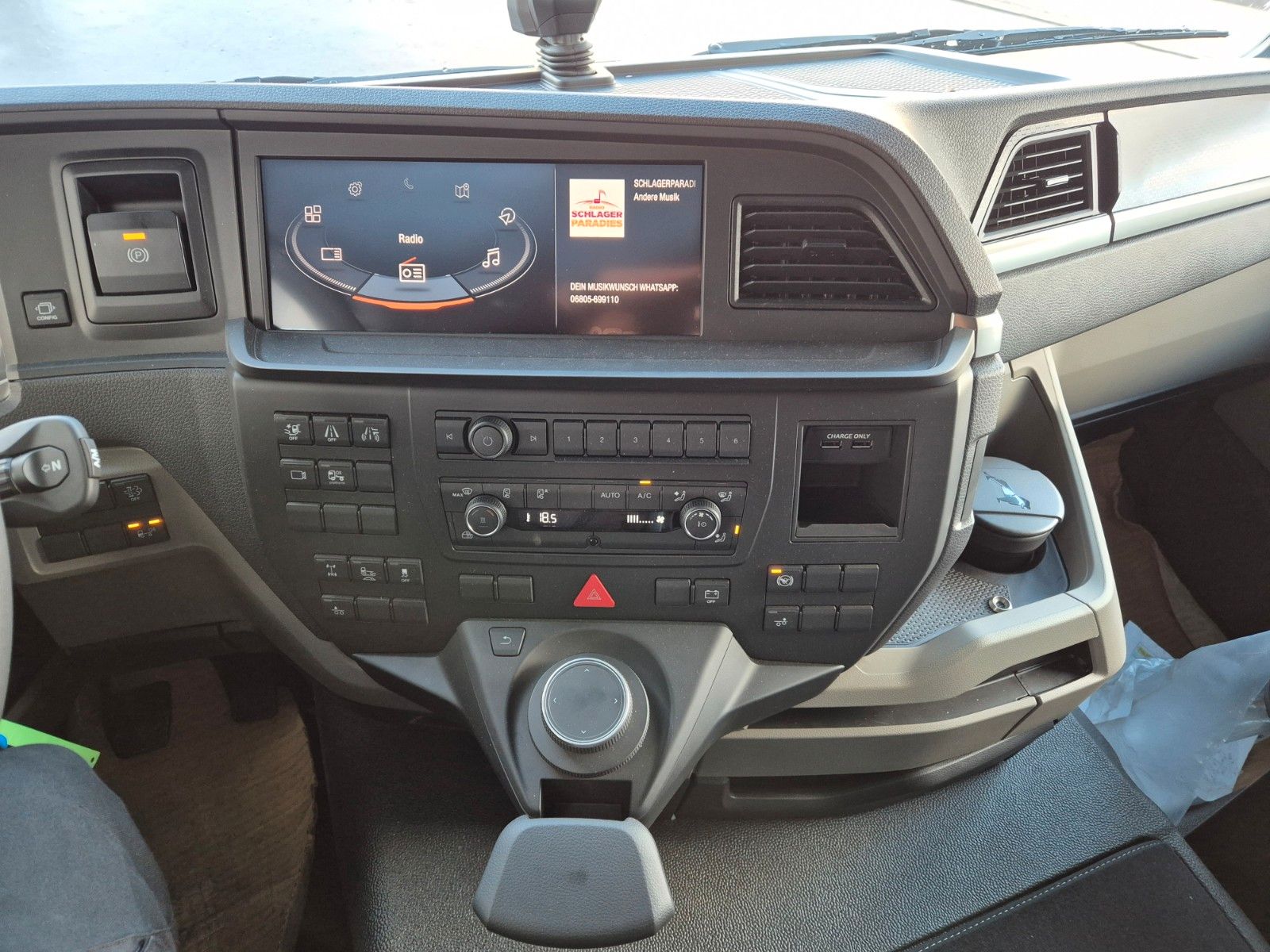 Fahrzeugabbildung MAN TGS 26.470 6x2-4 LL Baustoff Palfinger PK20.501L