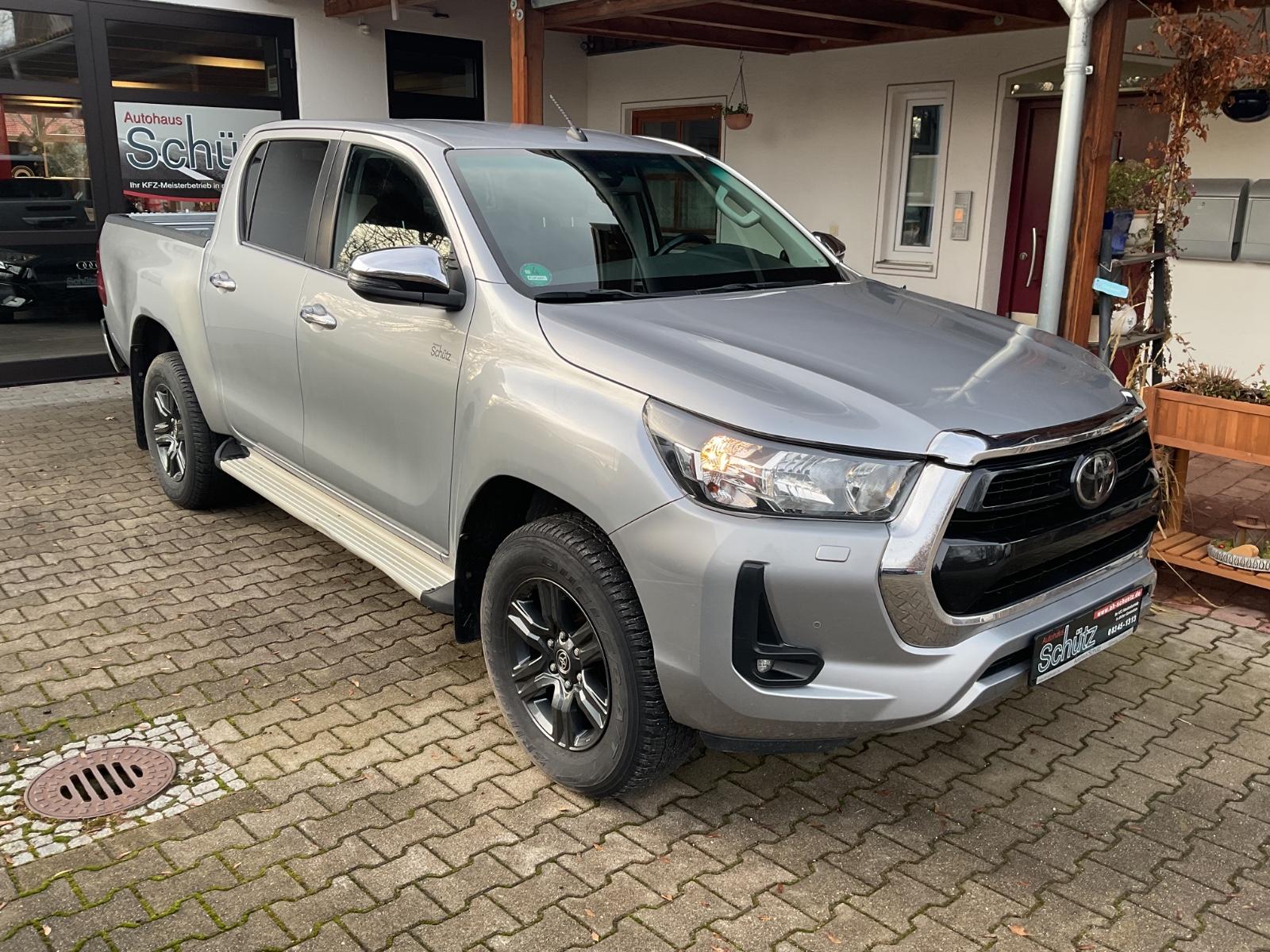 Toyota Hilux Double Cab Comfort 2.8l Ahk Sitzheiz. Navi