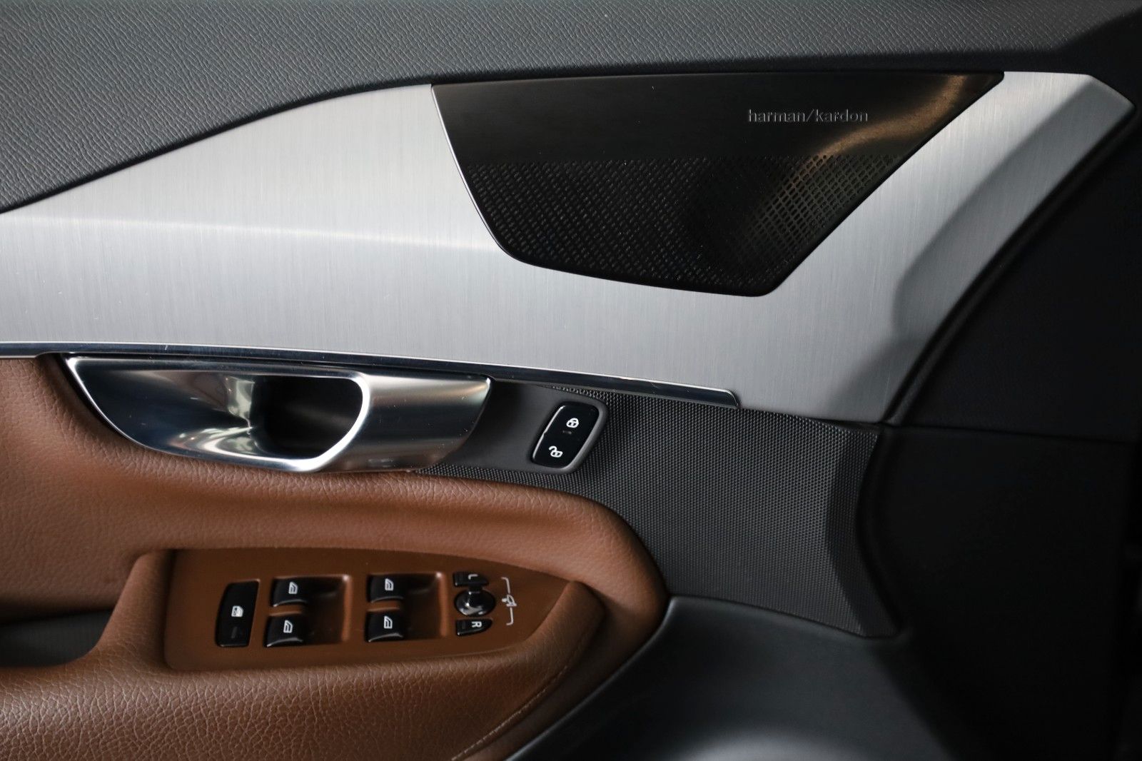 Fahrzeugabbildung Volvo XC90 Momentum Pro AWD 7Si,Leder,Navi,LED,ACC,AHK