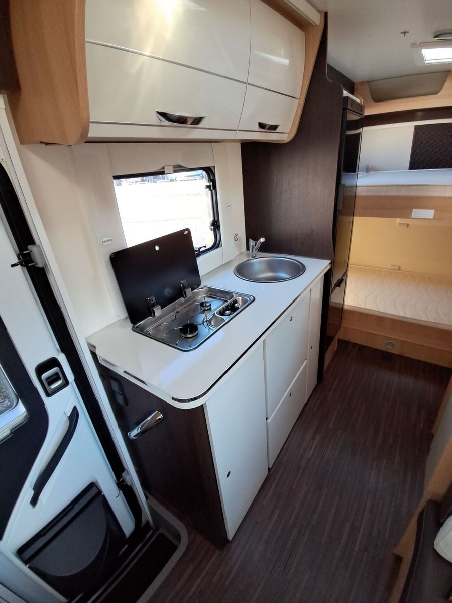 Fahrzeugabbildung Forster A 699 DVB Luftfederung Sat/TV Solar Markise