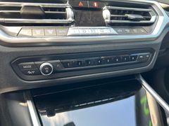 Fahrzeugabbildung BMW 320d SportLine Autom. LED AHK Navi HUD Pano 17"