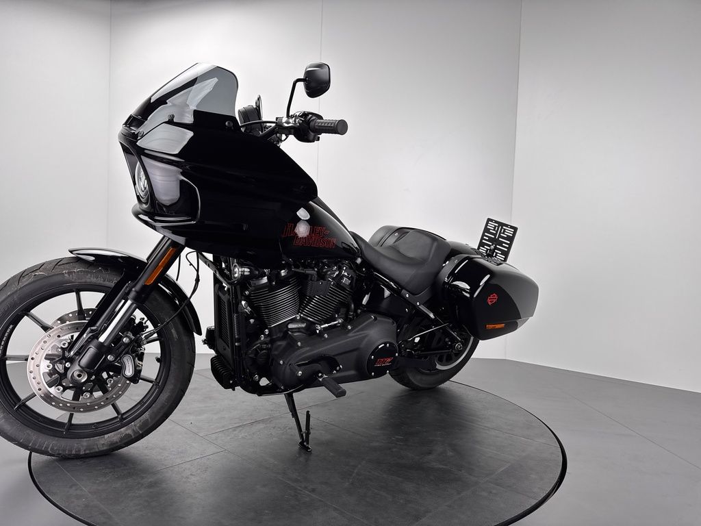 Fahrzeugabbildung Harley-Davidson LOW RIDER ST FXLRST