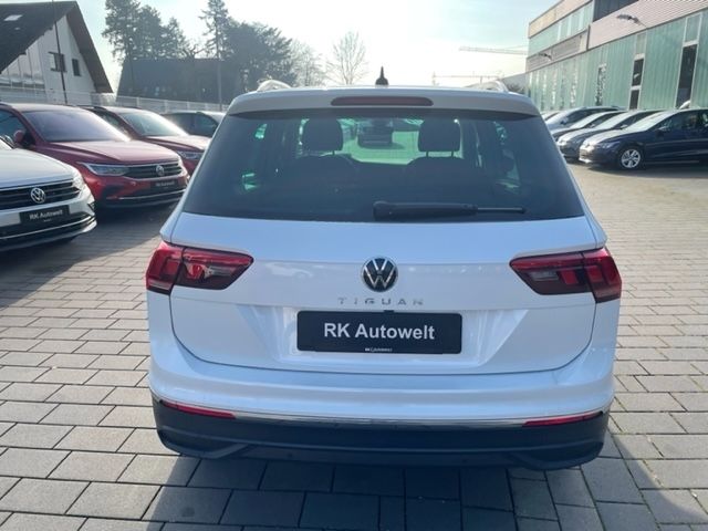 Tiguan 2.0 TDI DSG ACTIVE NAVI AHK LED Kamera Te
