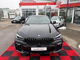 BMW X6 M50d *Pano. Sky Lounge HUD, Standheizung* - BMW X6 M50 aus 2020