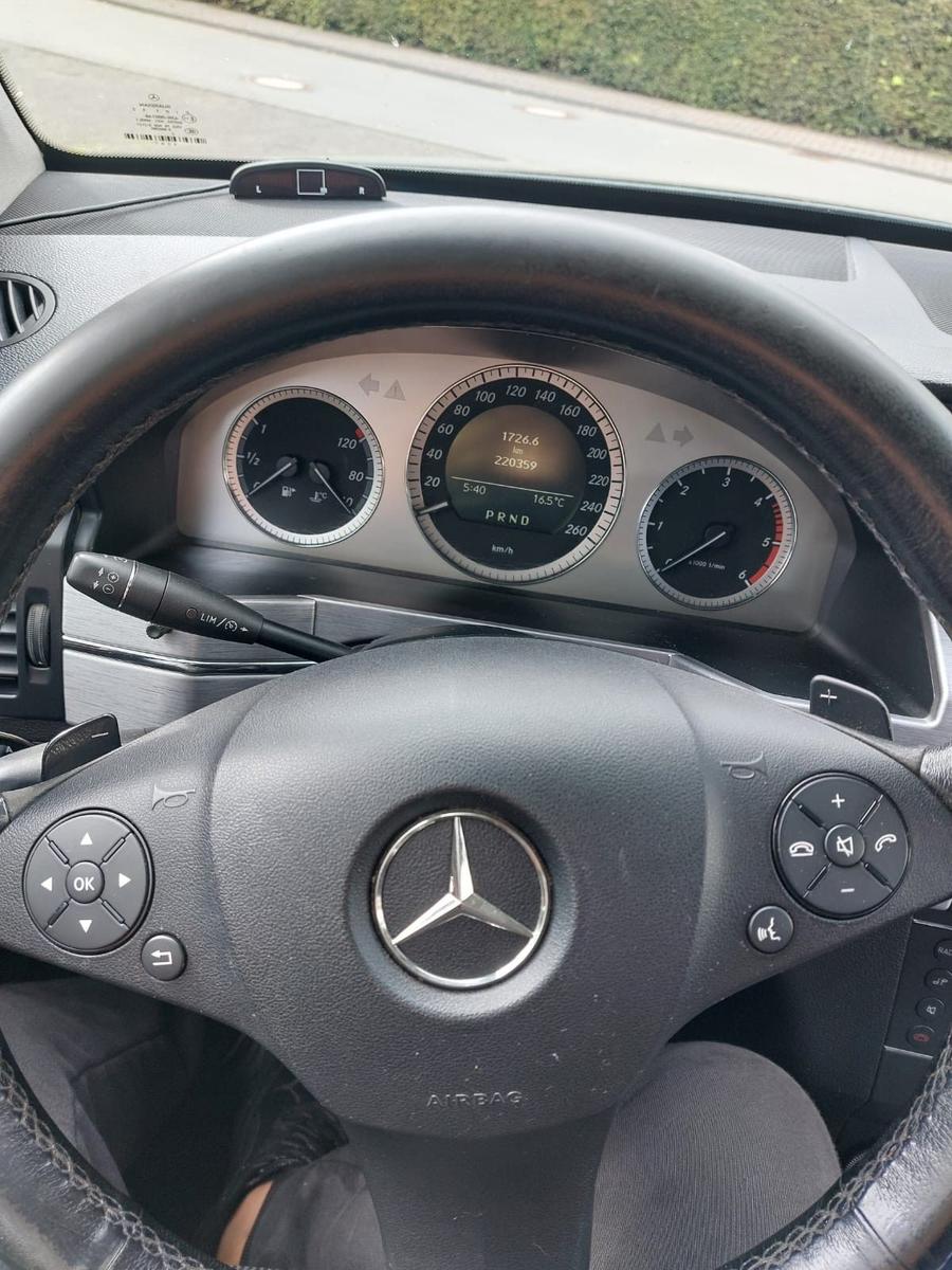 Mercedes-Benz GLK320 2008 — photo 7