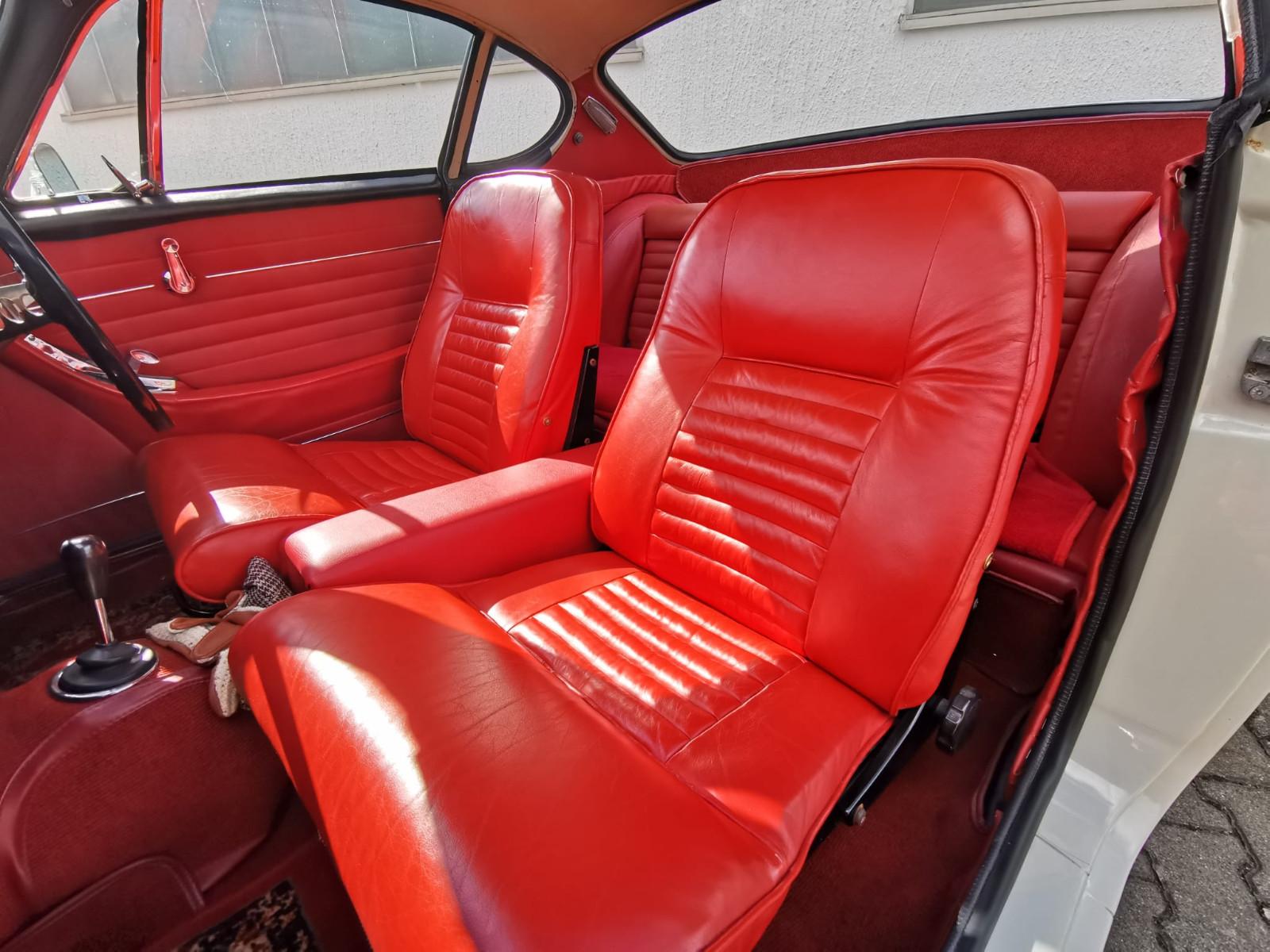 Volvo P1800