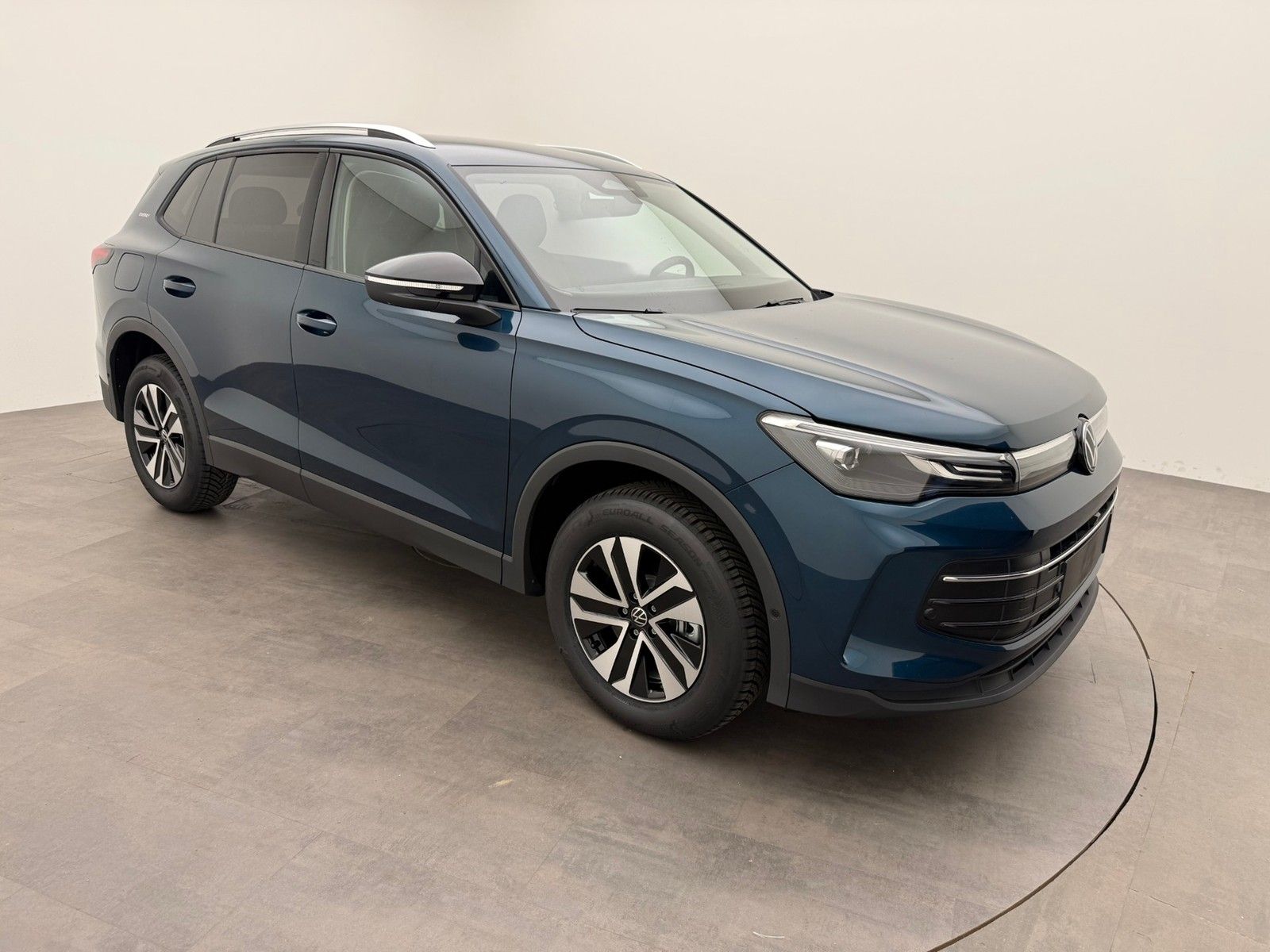 Volkswagen Tiguan 1.5 eHybrid DSG Life ENERGY DiscoverAHK imagem 2