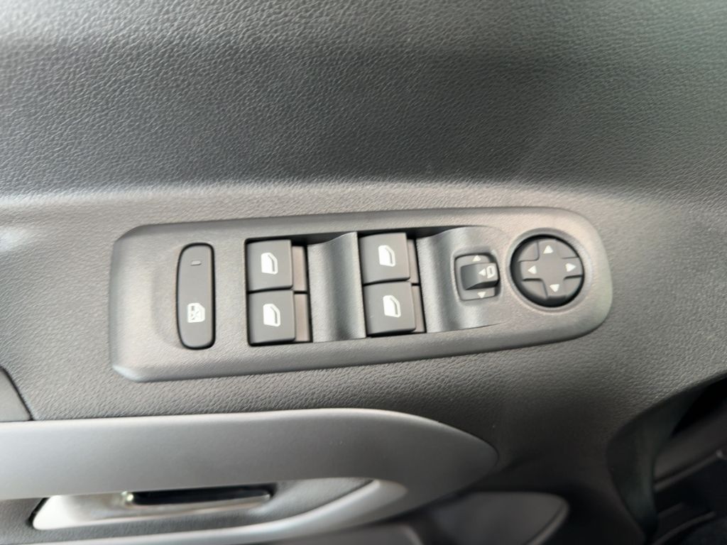 Fahrzeugabbildung Fiat Qubo L 7-Sitzer ICON 1.5 Diesel,LMF,Rückfahrkam,