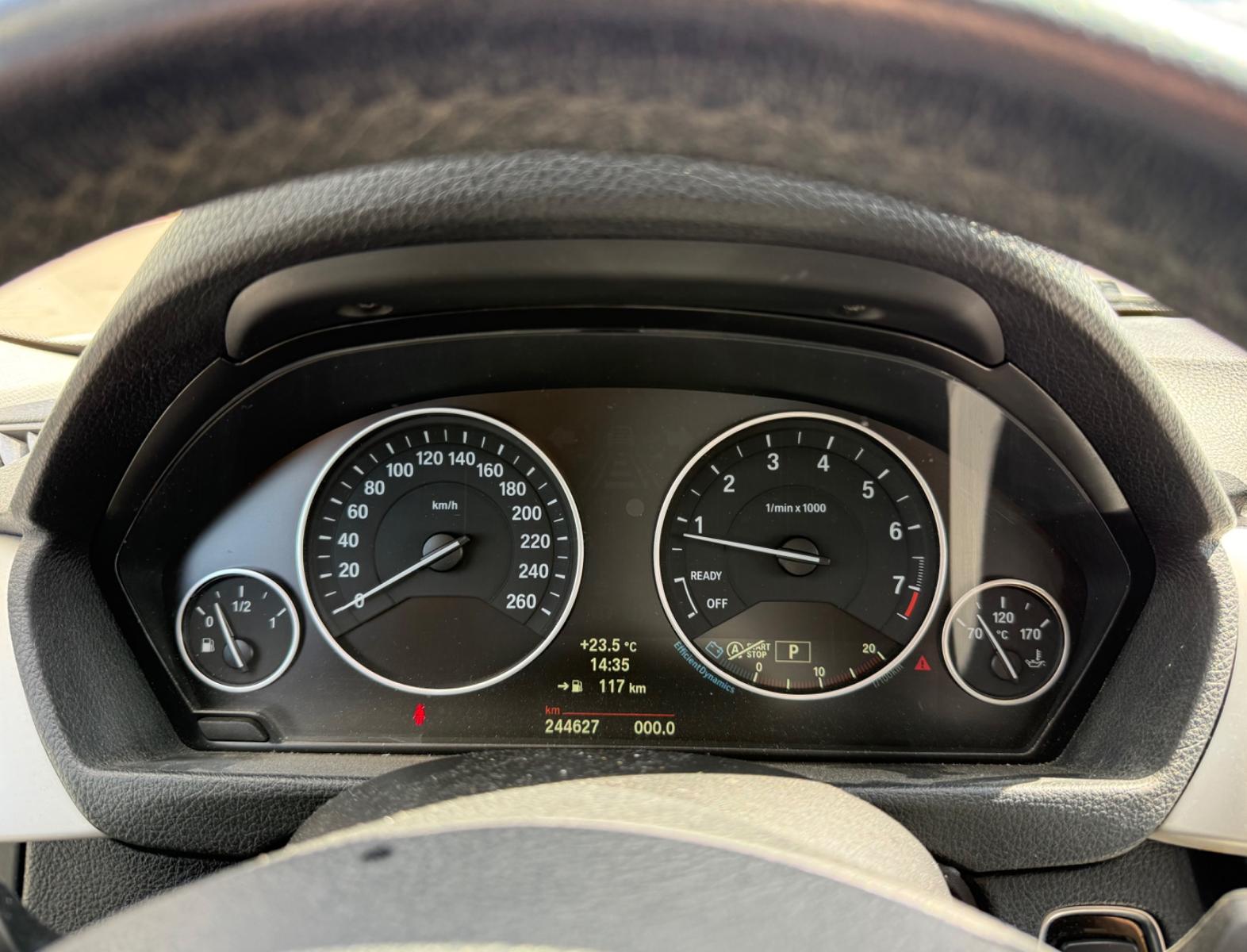 BMW 320 2013 — photo 21