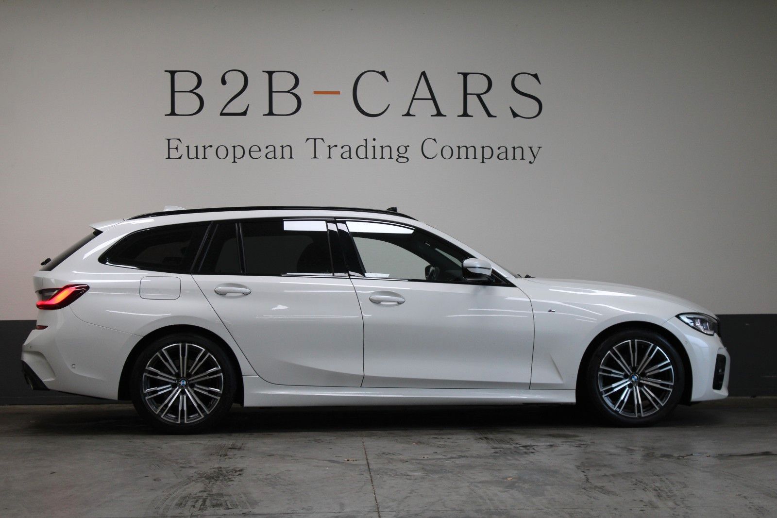 BMW 320d Touring M Sport | Panorama | Leder | LED imagem 3