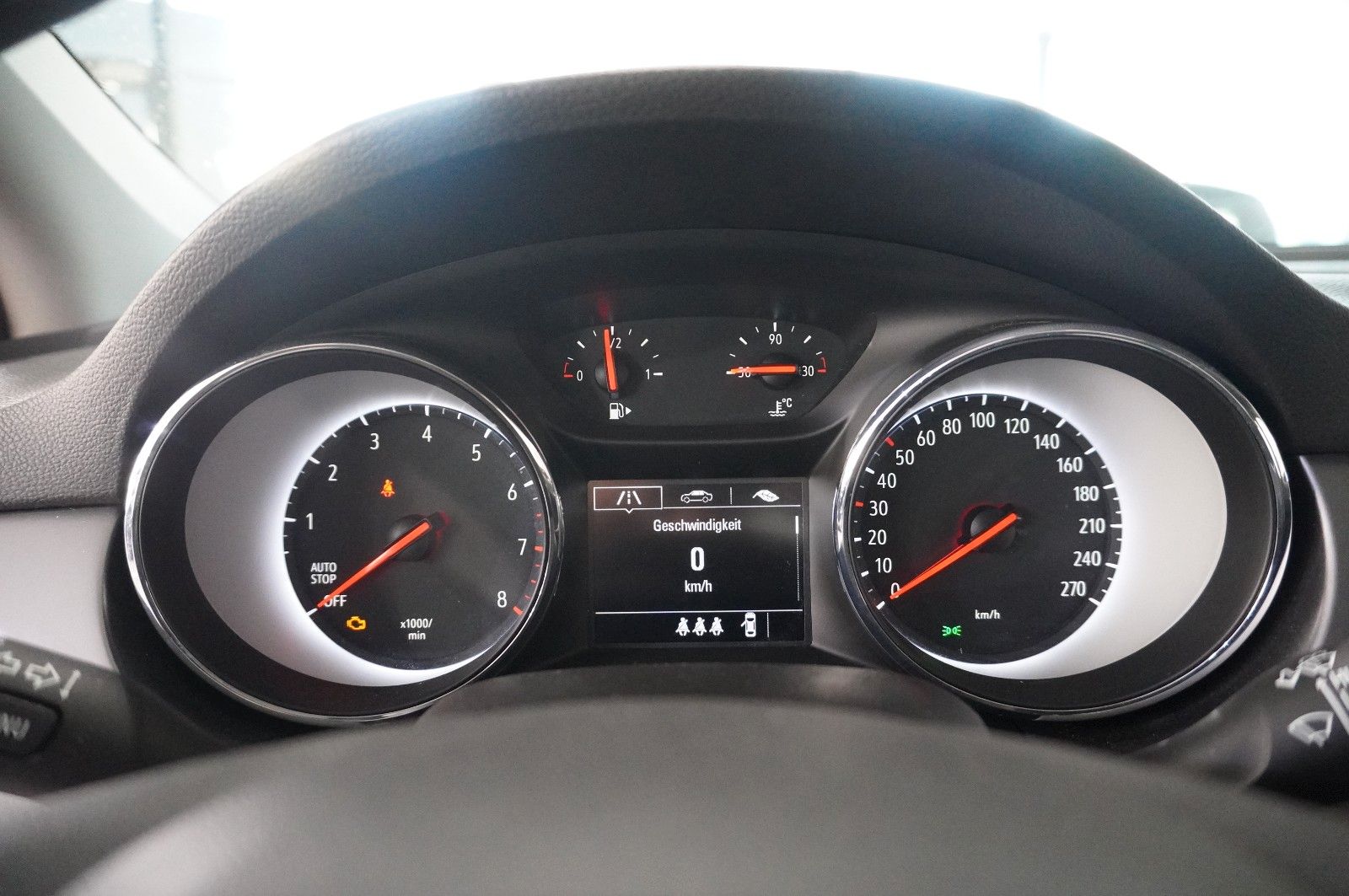 Fahrzeugabbildung Opel Astra K ST 1.2T BUSINESS NAVI/LED/SHZ/TEMP./DAB+