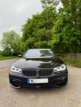 BMW M750i xDrive - - blaue BMW 7er Reihe