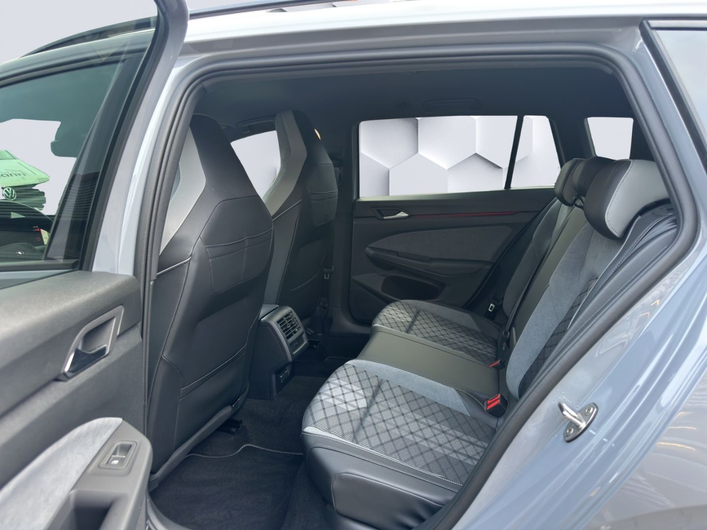 Golf VIII eTSI Mildhybrid EU6d R-Line 1.5 AHZV B