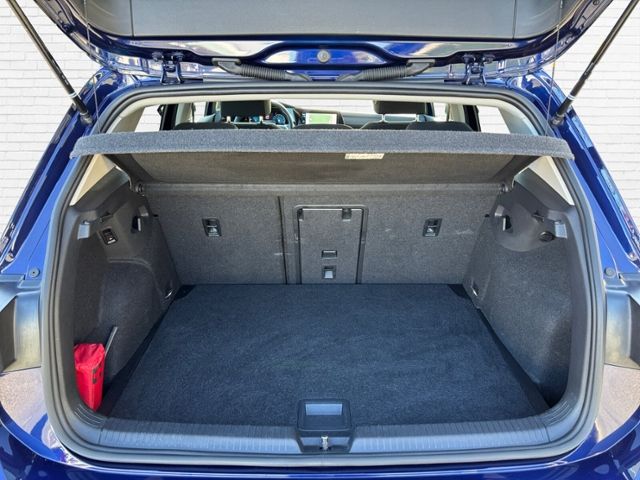 Fahrzeugabbildung Volkswagen Golf Life 2,0 TDI DSG Klima LED Navi Alu