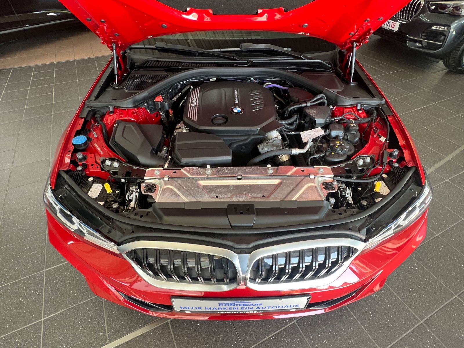 BMW 318 d Touring LED+Sensatec+Harman-Kardon+DA uvm. foto 6