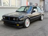 BMW E30 320i - BMW: Coupe, E30