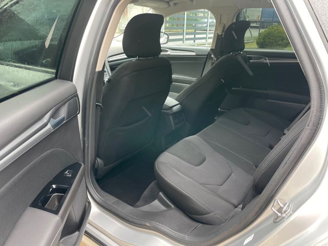 Fahrzeugabbildung Ford Mondeo Turnier Titanium(Insp.neu/Kamera)
