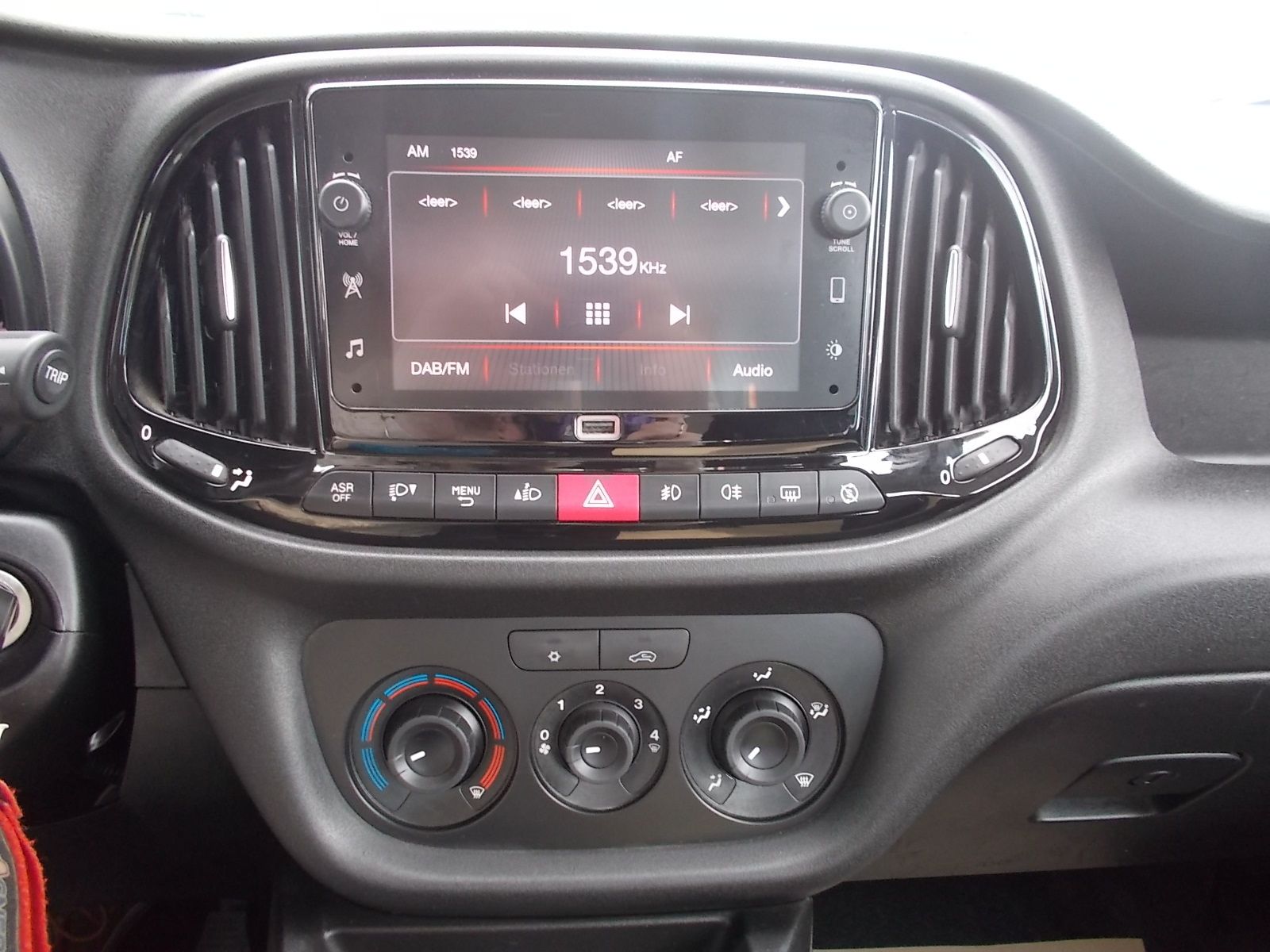 Fahrzeugabbildung Fiat Doblo Kombi SX 1.6 Mjet (90 PS)