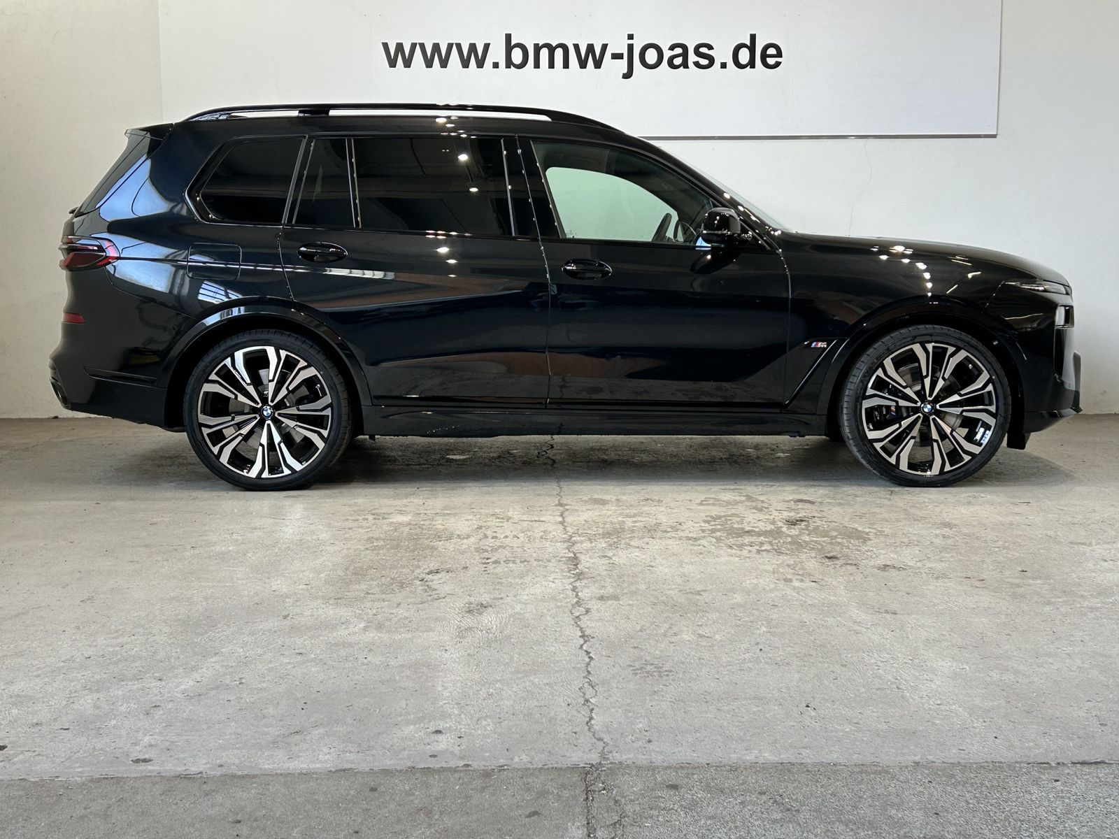 Fahrzeugabbildung BMW X7 M60i xDrive Gestiksteuerung B&W Sky Lounge