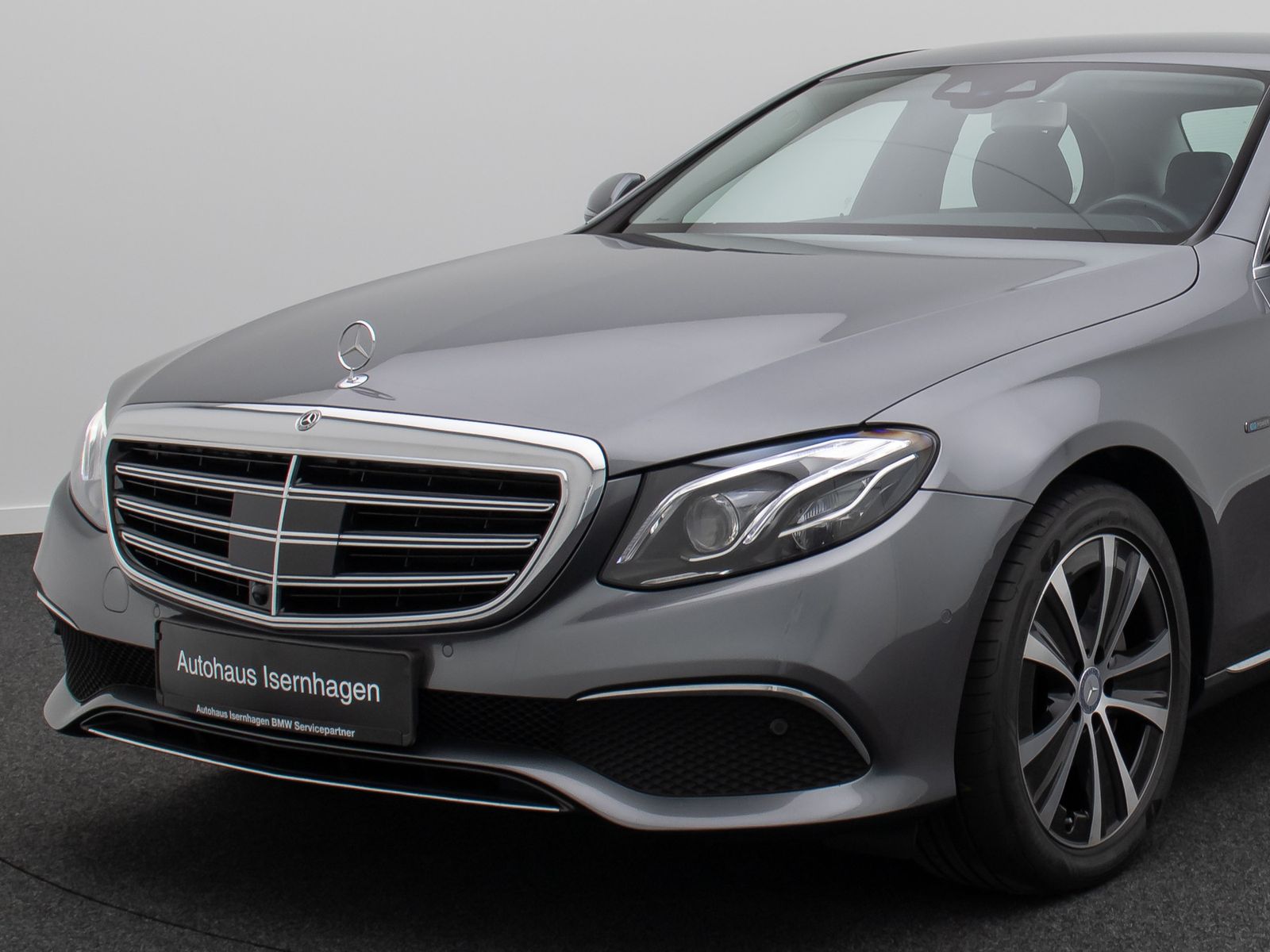 Fahrzeugabbildung Mercedes-Benz E 300 de Widscreen 360&deg; DAB AHK FahrAss HiFi 18"