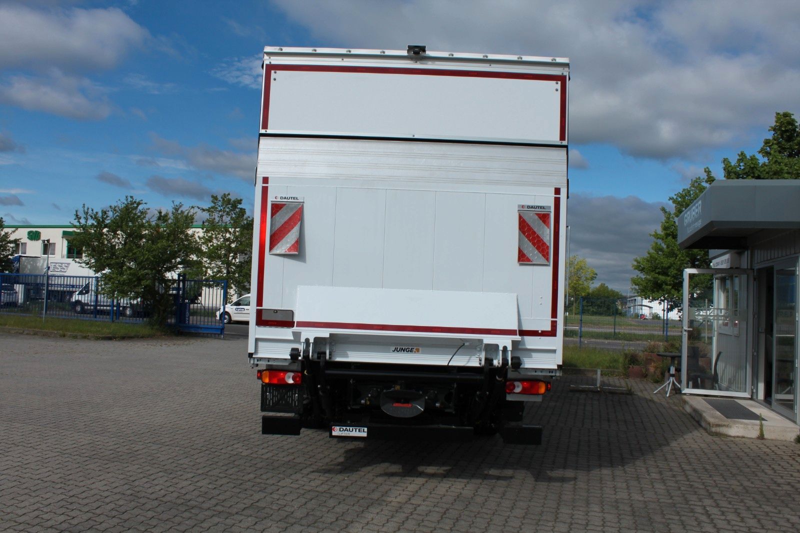 Fahrzeugabbildung Iveco Eurocargo ML140E28/P EVI_E Junge Schiebeplane